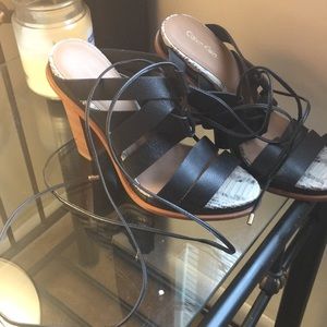 Strap up the leg sandals